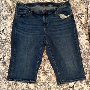 Women’s lucky brand Bermuda